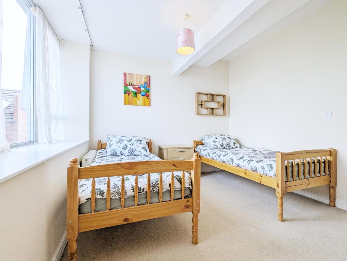 Guest Rooms Near City Centre & Dock Free Parking Liverpool Bagian luar foto