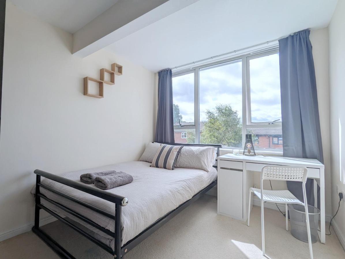 Guest Rooms Near City Centre & Dock Free Parking Liverpool Bagian luar foto