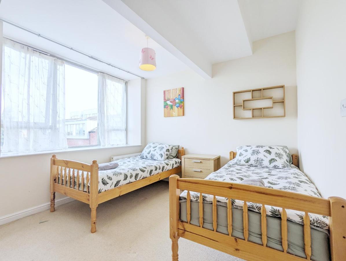 Guest Rooms Near City Centre & Dock Free Parking Liverpool Bagian luar foto