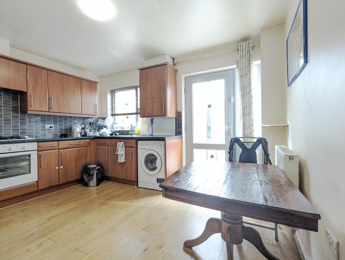 Guest Rooms Near City Centre & Dock Free Parking Liverpool Bagian luar foto