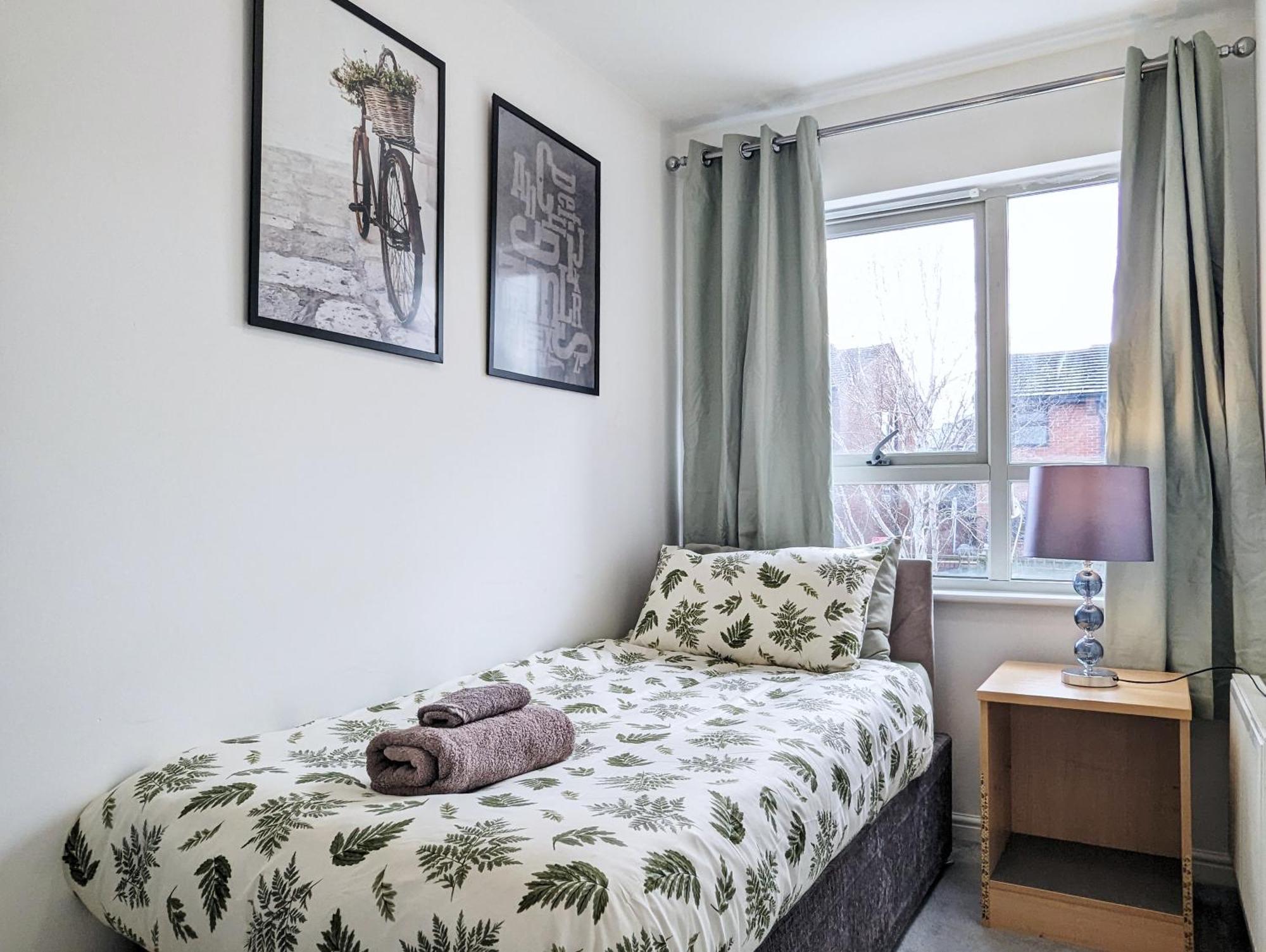 Guest Rooms Near City Centre & Dock Free Parking Liverpool Bagian luar foto