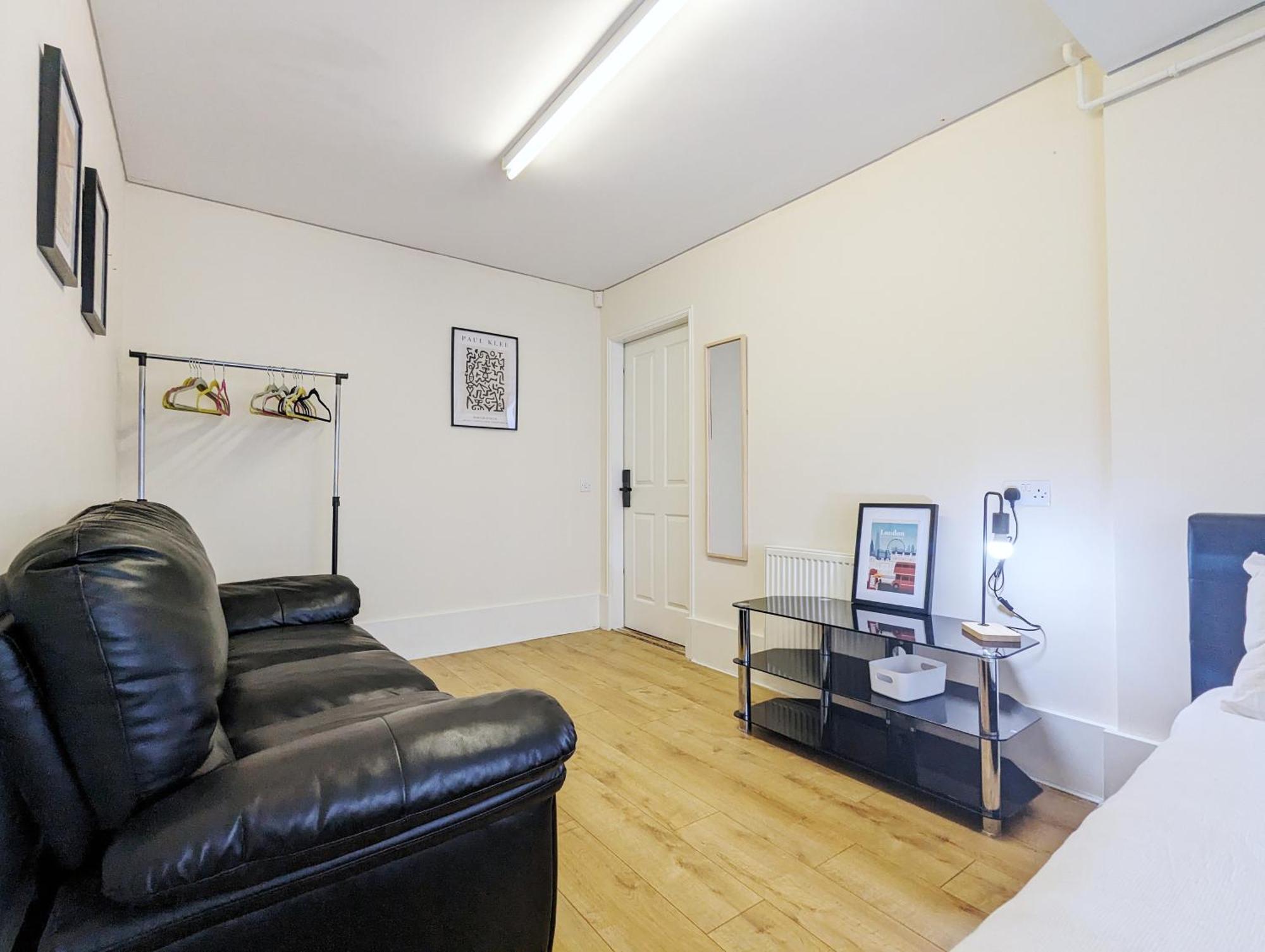 Guest Rooms Near City Centre & Dock Free Parking Liverpool Bagian luar foto