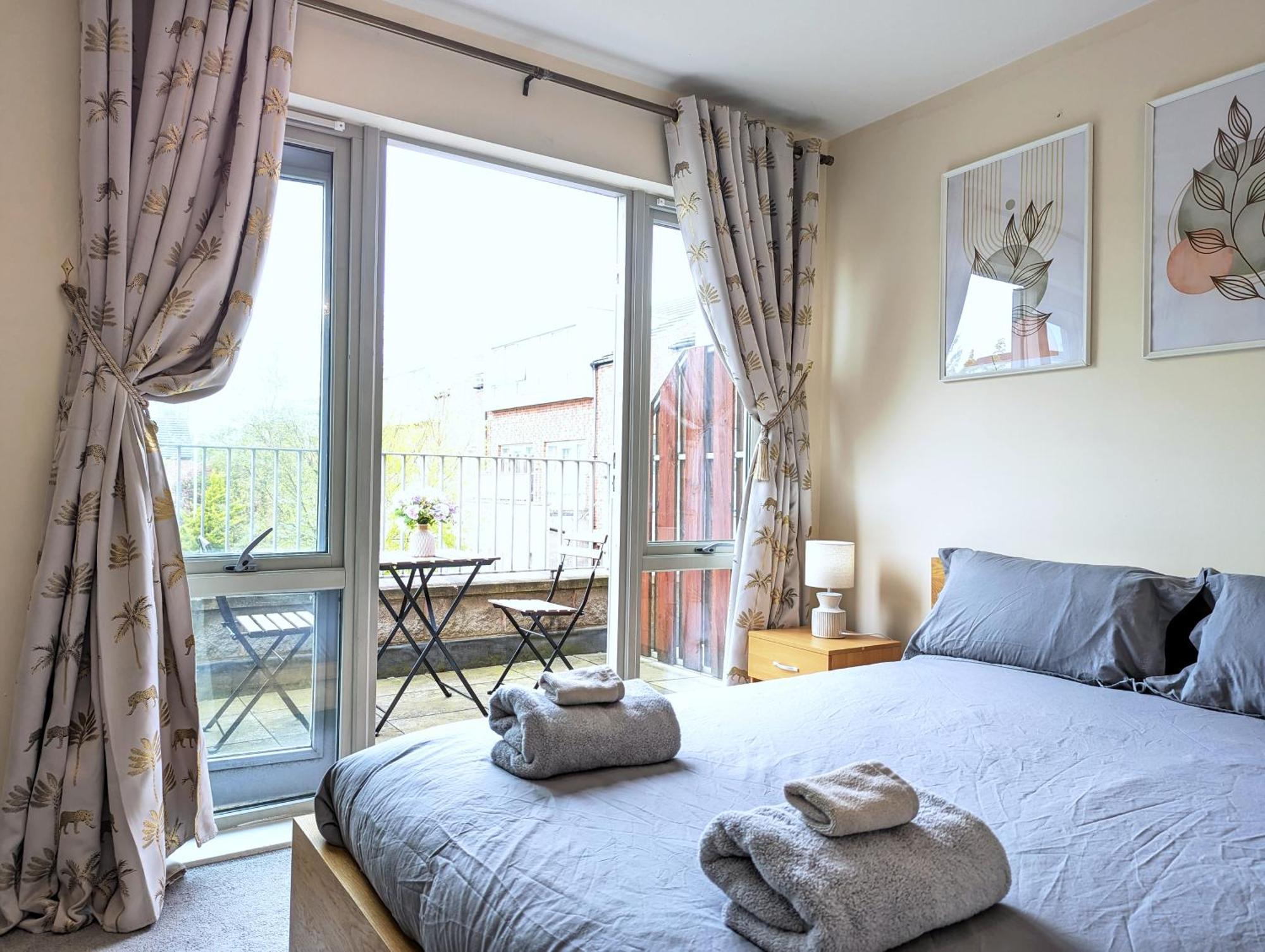 Guest Rooms Near City Centre & Dock Free Parking Liverpool Bagian luar foto