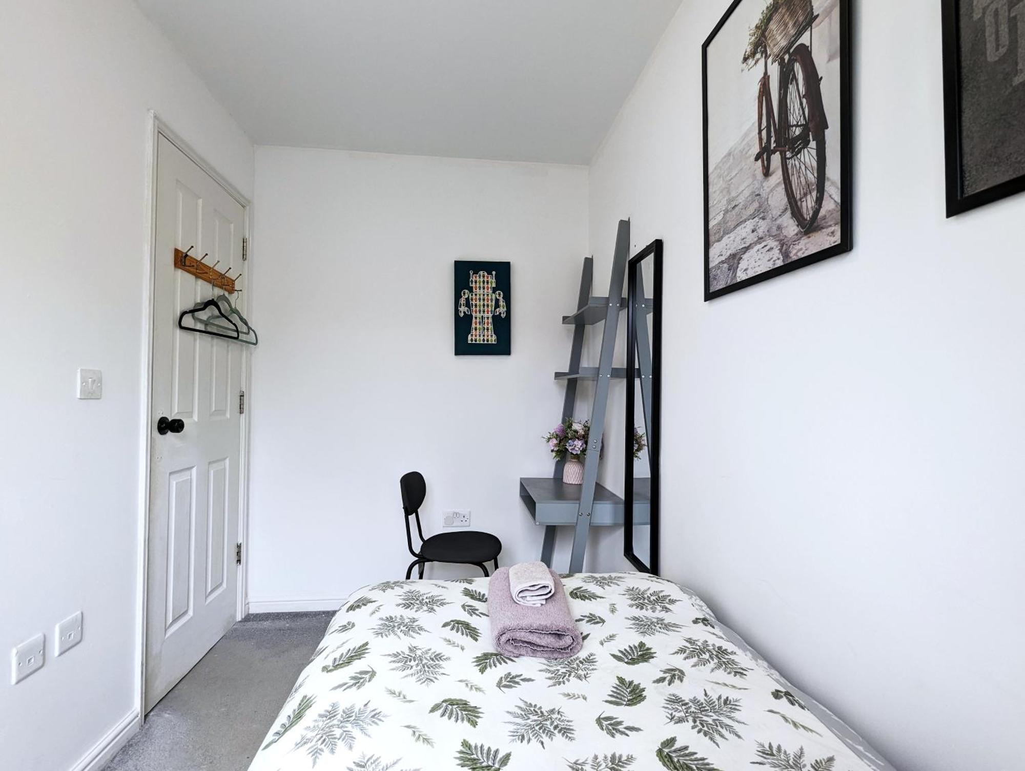 Guest Rooms Near City Centre & Dock Free Parking Liverpool Bagian luar foto